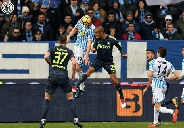 四川队球员士气低迷，主教练呼吁复苏斗志(四川队本土球员)